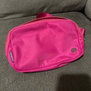 Lululemon Everywhere Belt Bag 1L Sonic Pink